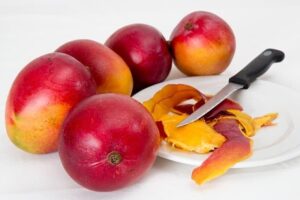 ¿Cuánto duran los mangos en la nevera?